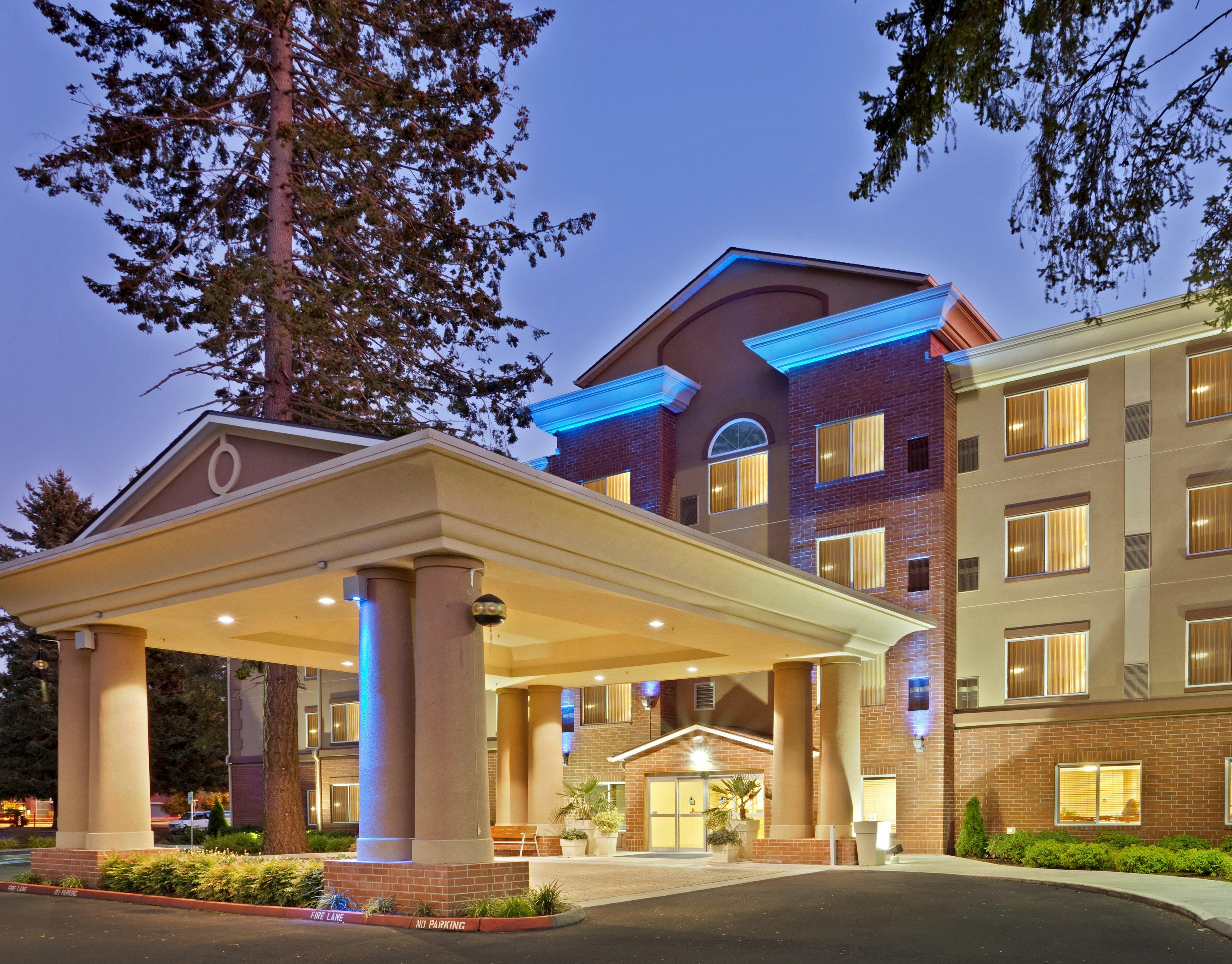 Holiday Inn Express & Suites Lacey - Olympia, An Ihg Hotel Exterior photo